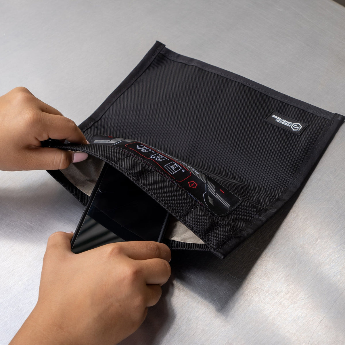 Mission Darkness Faraday Bag voor telefoons zonder venster