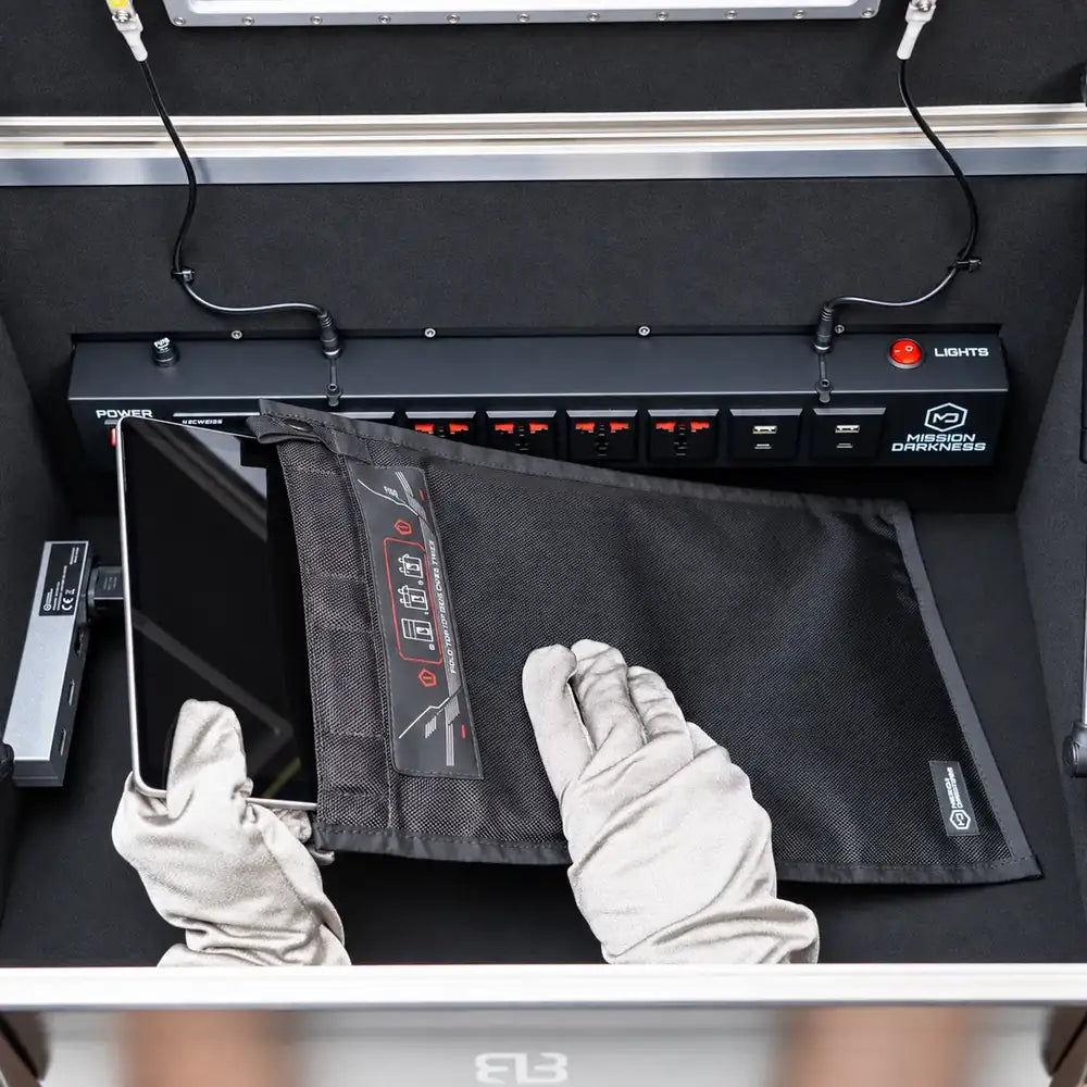 Mission Darkness NeoLok Faraday Bag voor tablets zonder venster