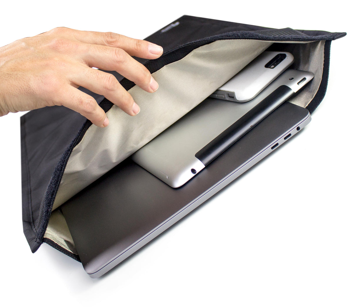 Mission Darkness Faraday Bag voor laptops zonder venster