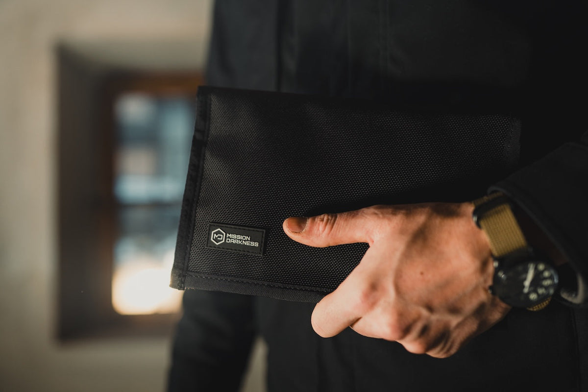 Mission Darkness NeoLok Faraday Bag voor telefoons zonder venster