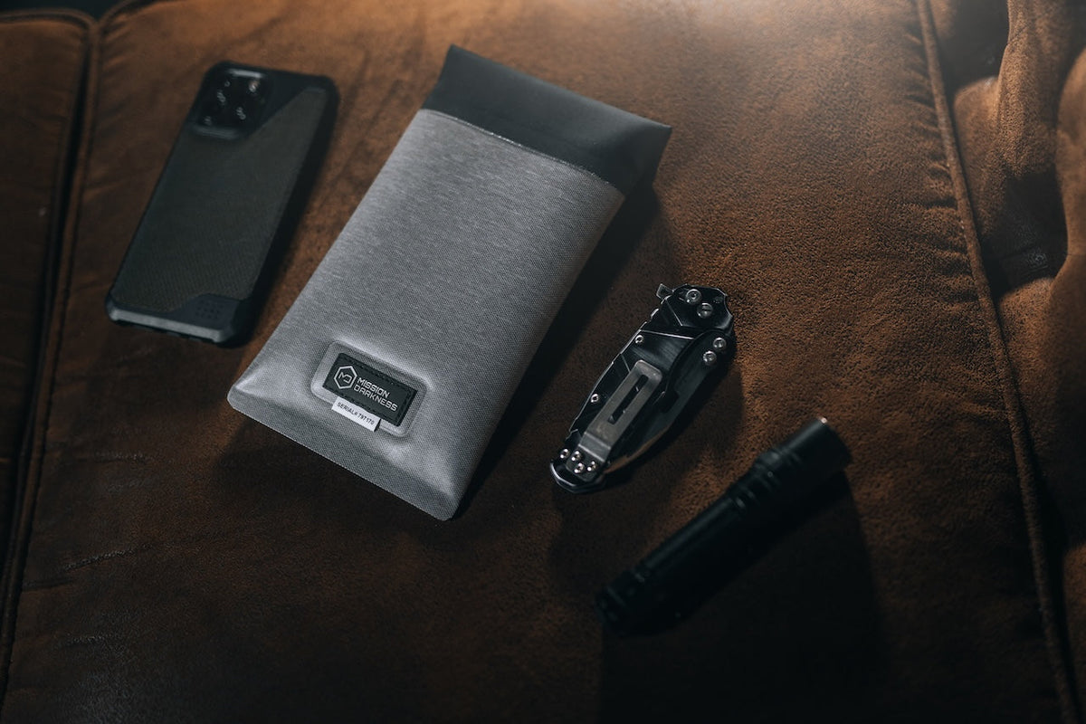 Mission Darkness Dry Shield Faraday telefoonhoes (grijs)